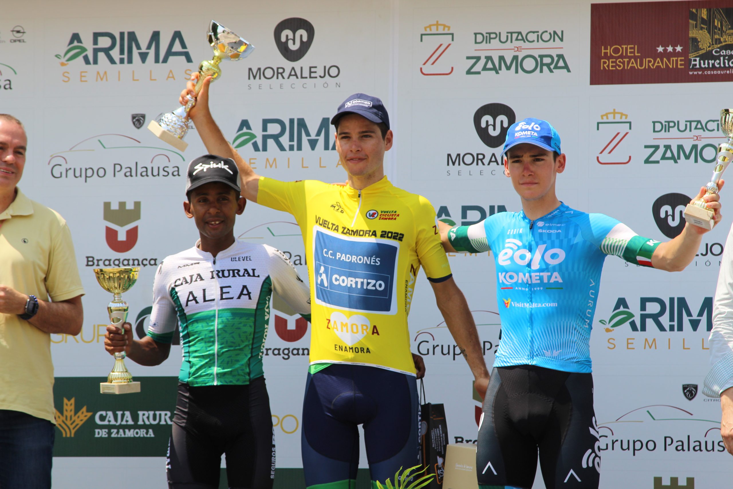El Pelotón Javi Serrano (EOLO Kometa), tercer clasificado en la general final de Vuelta a Zamora